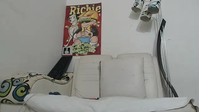 Snapshot of Thomasjons_ chatting on November 15, 8:02 pm Thomasjons online show from November 15, 8:02 pm