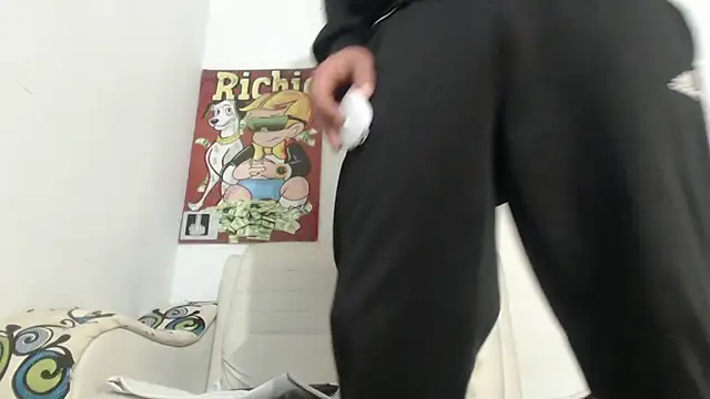 Snapshot of Thomasjons_ chatting on November 28, 4:34 am Thomasjons online show from November 28, 4:34 am