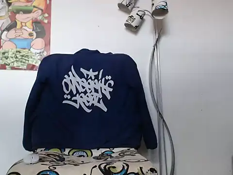 Snapshot of Thomasjons_ chatting on October 2, 4:10 pm Thomasjons online show from October 2, 4:10 pm