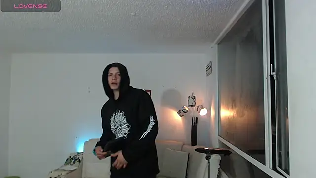 Thomasjons  online show from April 18, 4:26 am