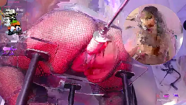 Snapshot of SugarandNibbles chatting on October 21, 1:32 pm SugarandNibbles online show from October 21, 1:32 pm