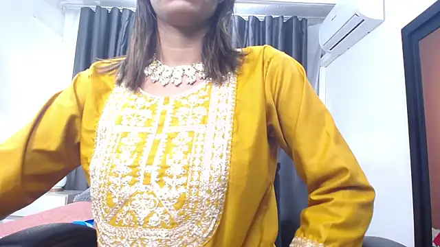 Snapshot of kairadayamai chatting on May 6, 11:47 am kairadayamai online show from May 6, 11:47 am
