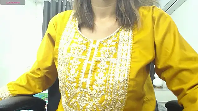 Snapshot of kairadayamai chatting on May 7, 11:46 am kairadayamai online show from May 7, 11:46 am