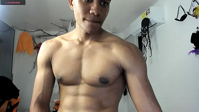 Snapshot of ashlan_king chatting on October 17, 6:53 pm ashlan king online show from October 17, 6:53 pm