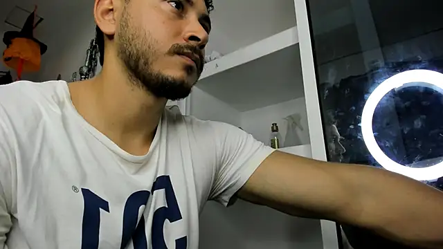 Snapshot of ashlan_king chatting on November 15, 12:31 pm ashlan king online show from November 15, 12:31 pm