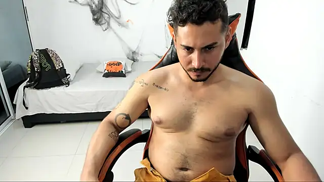 Snapshot of ashlan_king chatting on November 17, 2:48 am ashlan king online show from November 17, 2:48 am