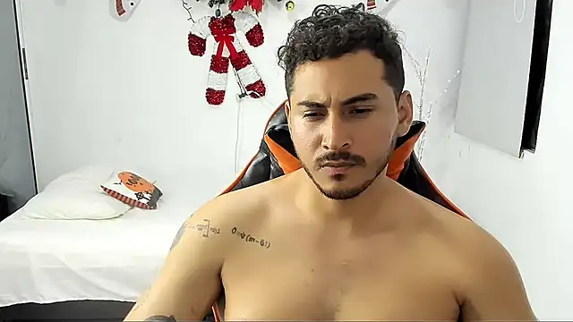 Snapshot of ashlan_king chatting on December 1, 2:45 am ashlan king online show from December 1, 2:45 am