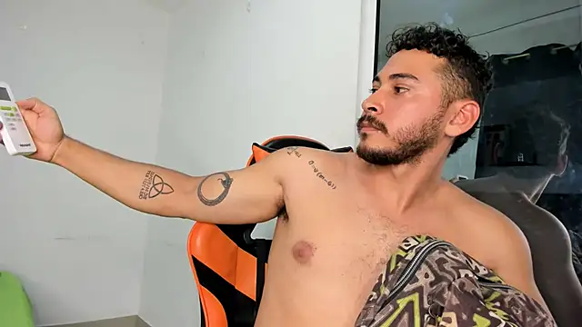 Snapshot of ashlan_king chatting on November 22, 12:15 pm ashlan king online show from November 22, 12:15 pm