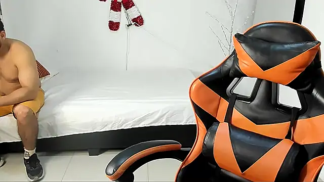 Snapshot of ashlan_king chatting on December 4, 2:43 am ashlan king online show from December 4, 2:43 am