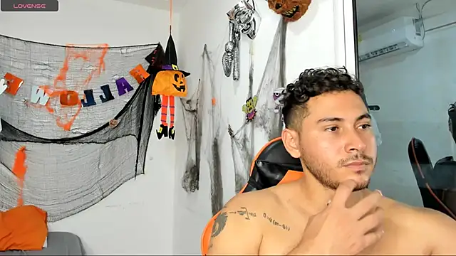 Snapshot of ashlan_king chatting on October 25, 1:12 pm ashlan king online show from October 25, 1:12 pm