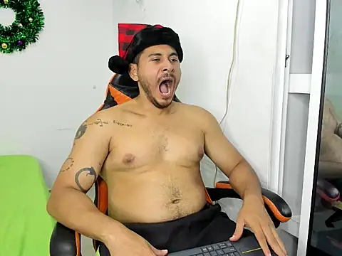 Snapshot of ashlan_king chatting on December 2, 7:59 pm ashlan king online show from December 2, 7:59 pm