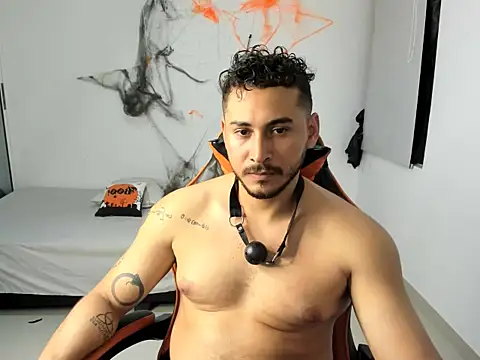 Snapshot of ashlan_king chatting on November 14, 2:26 am ashlan king online show from November 14, 2:26 am