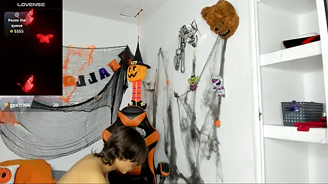Snapshot of kenshi_roa chatting on October 18, 2:57 am kenshi roa online show from October 18, 2:57 am
