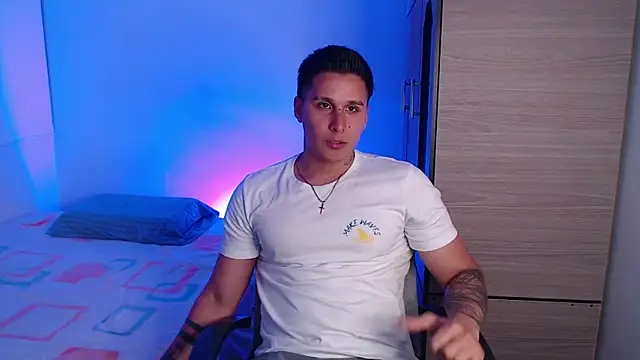 valentinosex1 online show from February 6, 11:34 pm