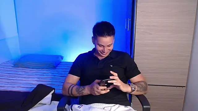 valentinosex1 online show from March 5, 11:32 pm