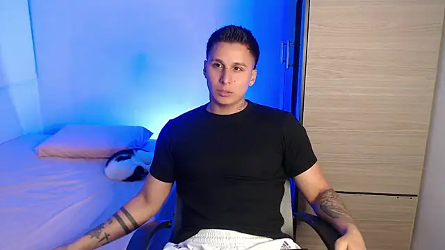 valentinosex1 online show from February 10, 10:53 pm