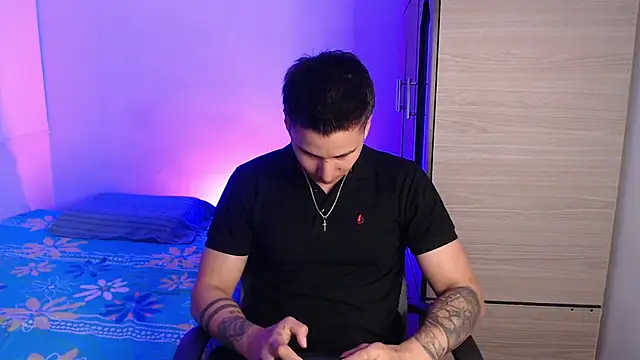 valentinosex1 online show from November 6, 8:24 pm