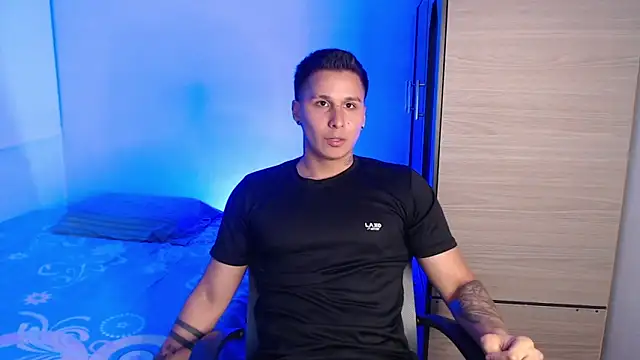 valentinosex1 online show from January 6, 11:31 pm