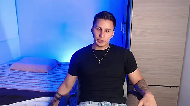 valentinosex1 online show from February 13, 11:05 pm