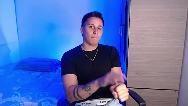 valentinosex1 online show from January 17, 12:58 am