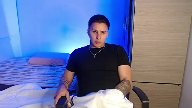 valentinosex1 online show from February 16, 11:46 pm