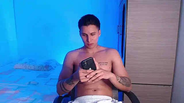 valentinosex1 online show from October 3, 11:28 pm