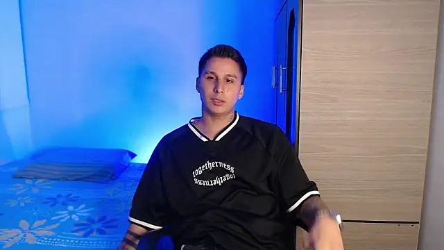 valentinosex1 online show from November 14, 10:57 pm