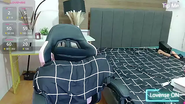 cumwetmebaby online show from June 3, 1:06 am