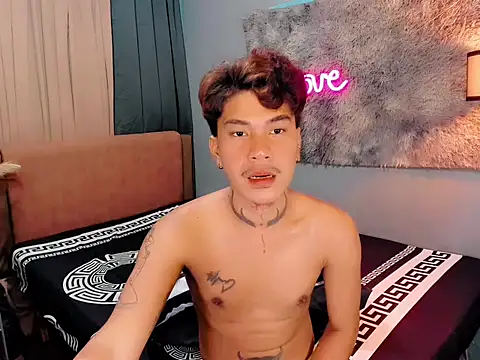 asian cumsawyer online show from September 29, 3:24 am