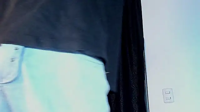 axel davis  online show from March 6, 5:57 am