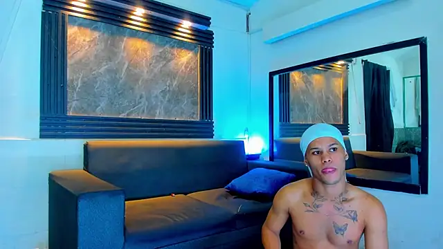 Snapshot of Rick_big chatting on October 10, 4:35 am Rick big online show from October 10, 4:35 am