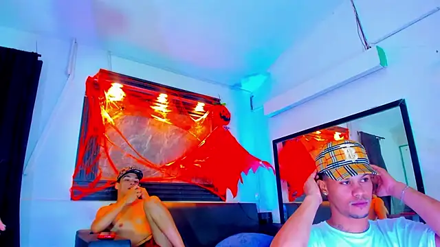 Snapshot of Rick_big chatting on October 23, 3:27 am Rick big online show from October 23, 3:27 am