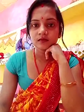 Snapshot of Hot_bbbb chatting on May 20, 5:37 am Hot bbbb online show from May 20, 5:37 am