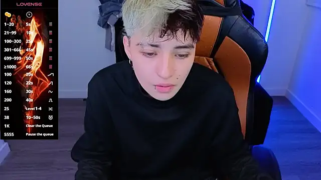 Snapshot of imlaiaaa chatting on October 30, 4:00 am imlaiaaa online show from October 30, 4:00 am