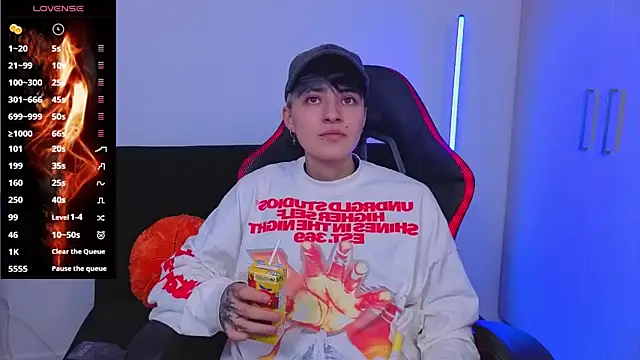 Snapshot of imlaiaaa chatting on November 21, 2:10 am imlaiaaa online show from November 21, 2:10 am