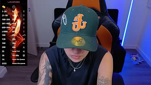 Snapshot of imlaiaaa chatting on November 4, 12:47 am imlaiaaa online show from November 4, 12:47 am