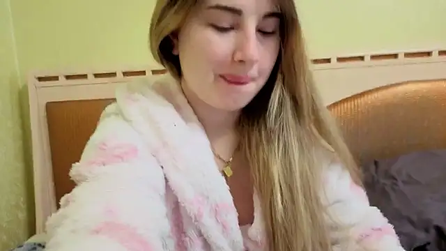 sugarskitty online show from March 21, 11:36 am