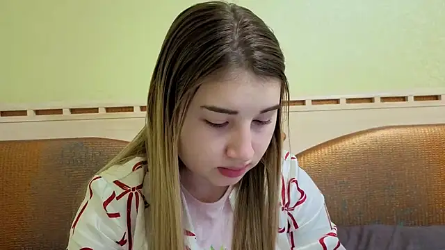 sugarskitty online show from April 9, 11:27 am