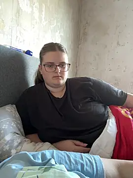 CurvyPaar2 online show from March 18, 4:08 pm