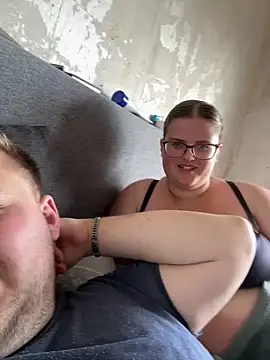 Snapshot of CurvyPaar2 chatting on June 14, 12:17 pm CurvyPaar2 online show from June 14, 12:17 pm