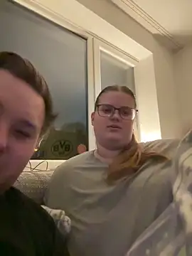 Snapshot of CurvyPaar2 chatting on February 11, 7:03 pm CurvyPaar2 online show from February 11, 7:03 pm