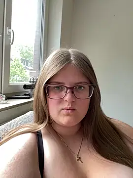 CurvyPaar2 online show from May 12, 3:07 pm