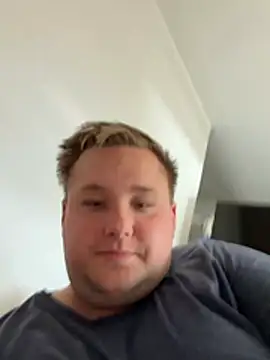 Snapshot of CurvyPaar2 chatting on July 16, 1:52 pm CurvyPaar2 online show from July 16, 1:52 pm