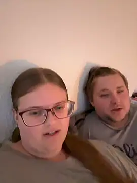 Snapshot of CurvyPaar2 chatting on September 14, 2:06 pm CurvyPaar2 online show from September 14, 2:06 pm