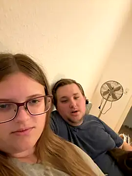 Snapshot of CurvyPaar2 chatting on September 11, 7:03 pm CurvyPaar2 online show from September 11, 7:03 pm