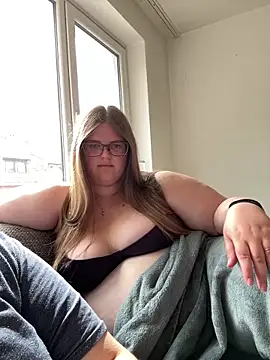 CurvyPaar2 online show from May 14, 2:03 pm