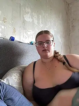 Snapshot of CurvyPaar2 chatting on June 15, 12:27 pm CurvyPaar2 online show from June 15, 12:27 pm