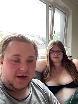 CurvyPaar2 online show from May 11, 4:04 pm