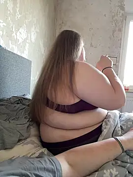 Snapshot of CurvyPaar2 chatting on February 26, 1:44 pm CurvyPaar2 online show from February 26, 1:44 pm