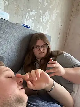 CurvyPaar2 online show from March 15, 3:30 pm